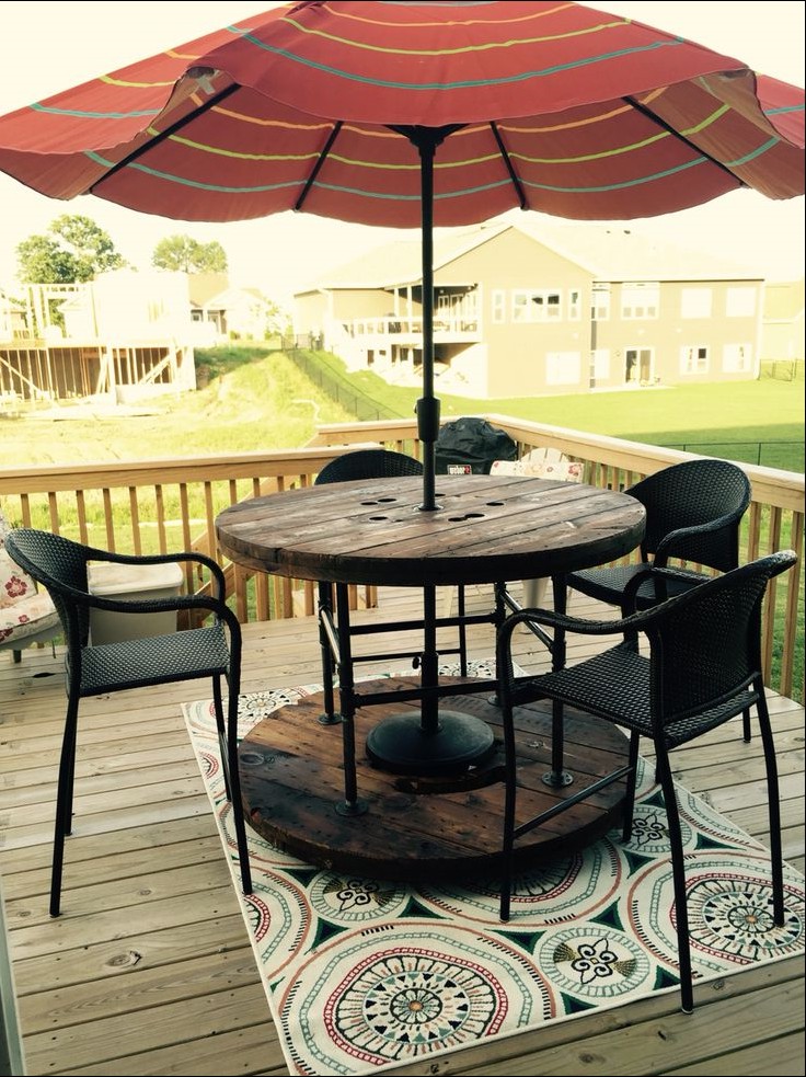Outdoor Coffee Table With Umbrella Hole Design | Roy Home Design