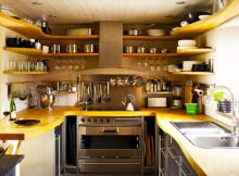 white-kitchen-cabinets-with-modern-kitchen-design-and-decorating-kitchen-ideas-in-wooden-racks-store