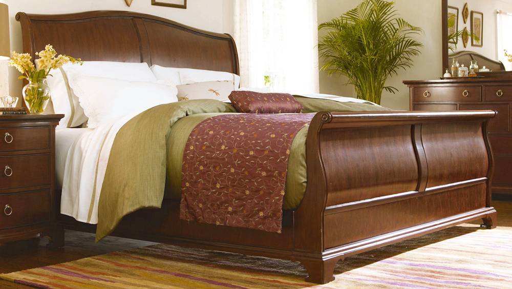 Decorating A Sleigh Bed Bedroom