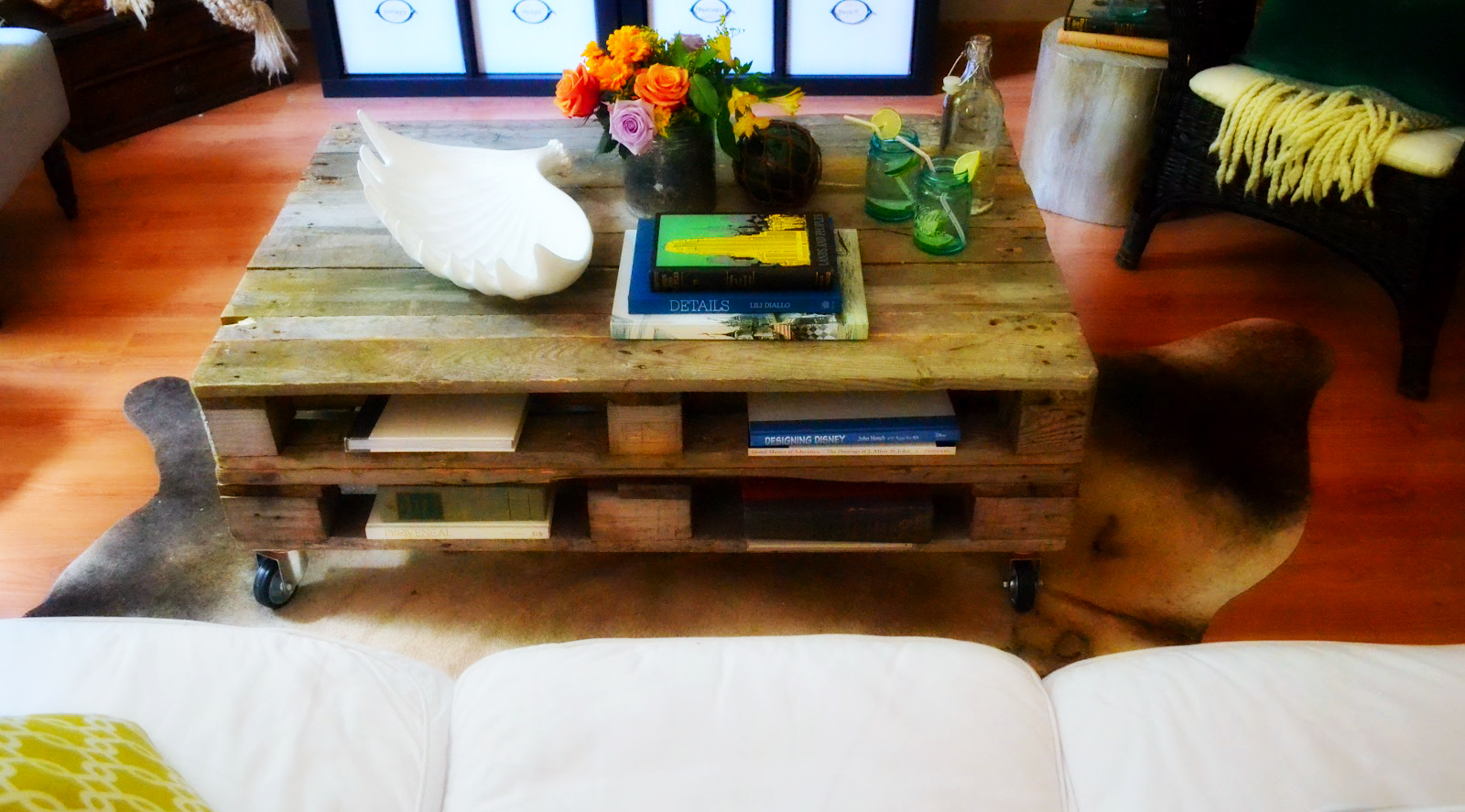 Pallet coffee table DIY – cheap and creative furniture with diy pallet design furniture for living room from wood pallet furnitures ideas