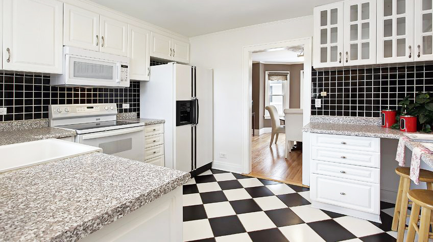 checkboard-kicthen-floor-design-for-modern-kitchen-design-with-white-wooden-kitchhen-cabinets-and-granite-countertops-with-black-tile-blacksplash