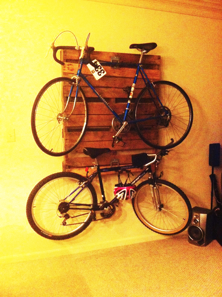 pallet-storage-furniture-for-pallet-bike-rack-for-hanging-bike-rack-on-the-wall-from-pallet-as-storage-solution