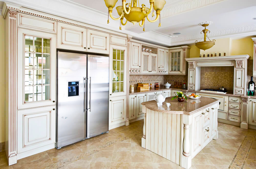 custom-kitchen-cabinets-design-for-white-maple-custom-kitchen-cabinets-with-white-kitchen-island-and-beautiful-pendant-light-kitchen-decor