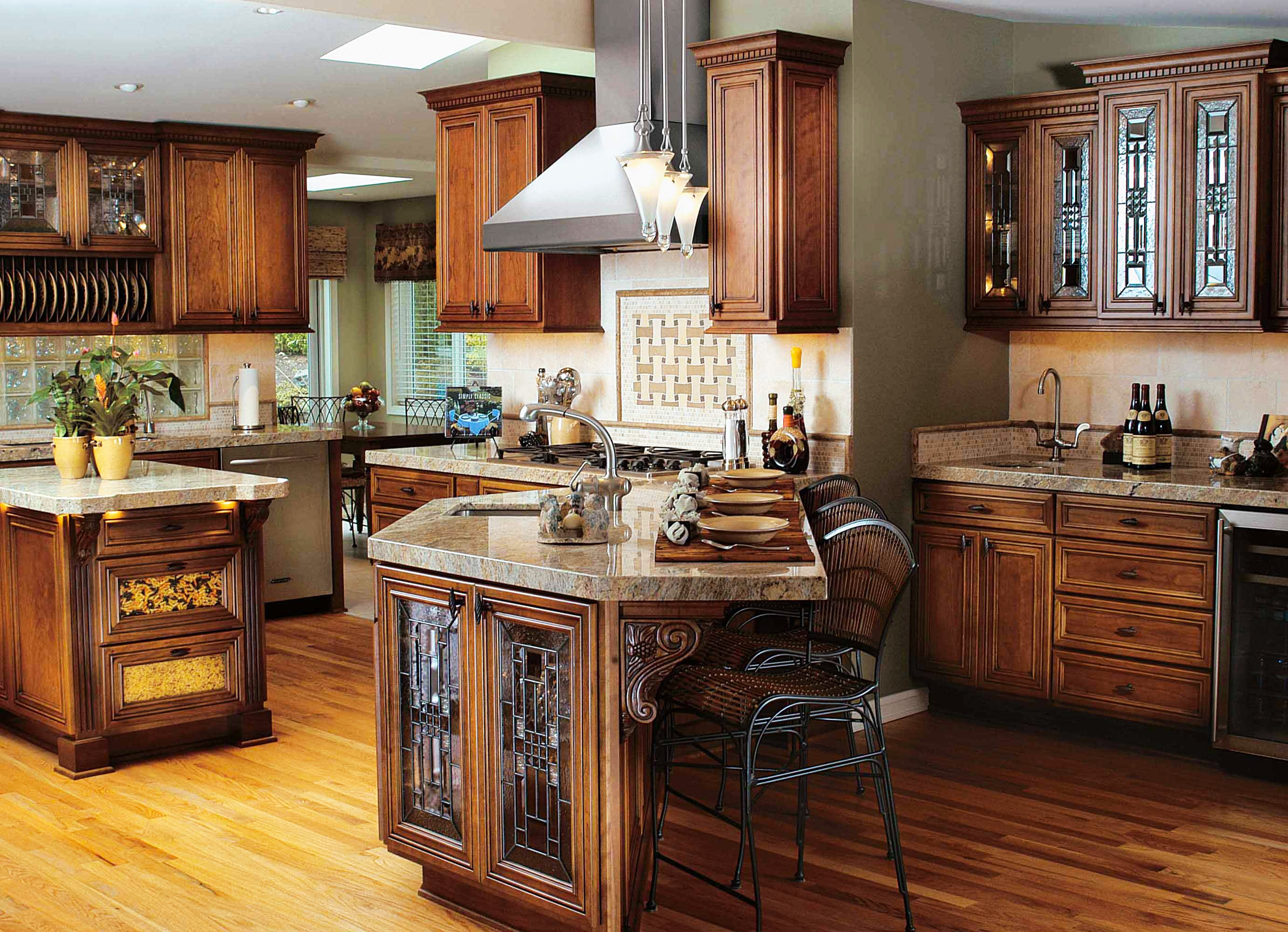 Custom designed Kitchen Cabinets Builder