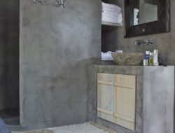 Riverstone Shower Floor in Mid Century Style