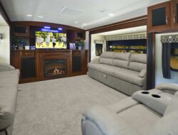 Fifth Wheel Campers with Front Living Rooms