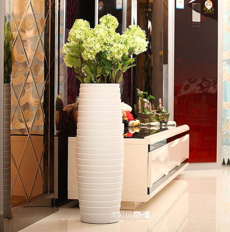 Large Vases for Living Room Decor | Roy Home Design