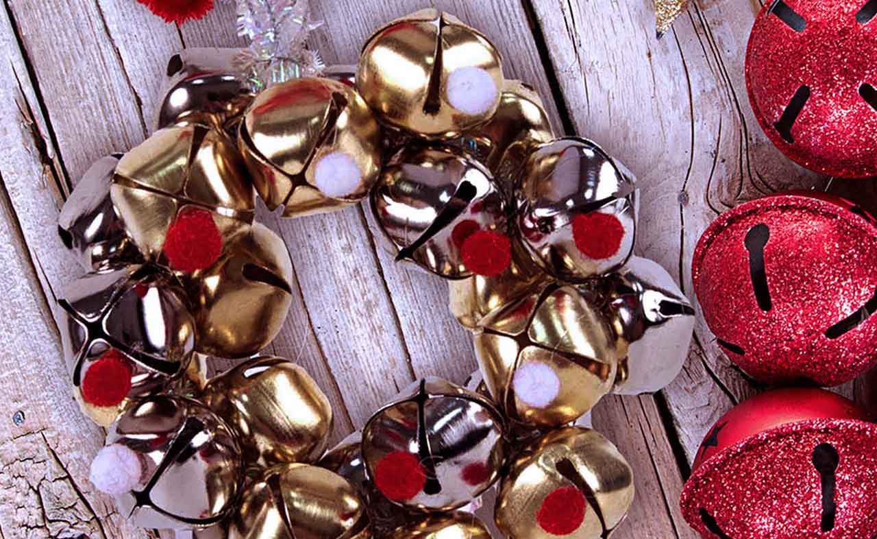 The Easy Ways to Create Fancy DIY Christmas Door Bells Decoration