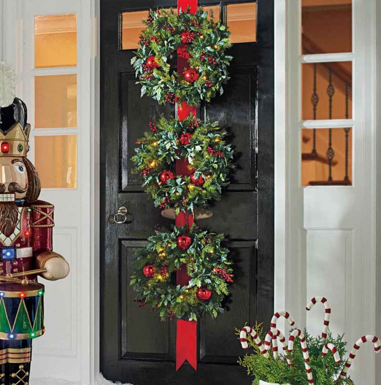 Find Out Excellent Door Covers for Christmas Ideas to Transform Your