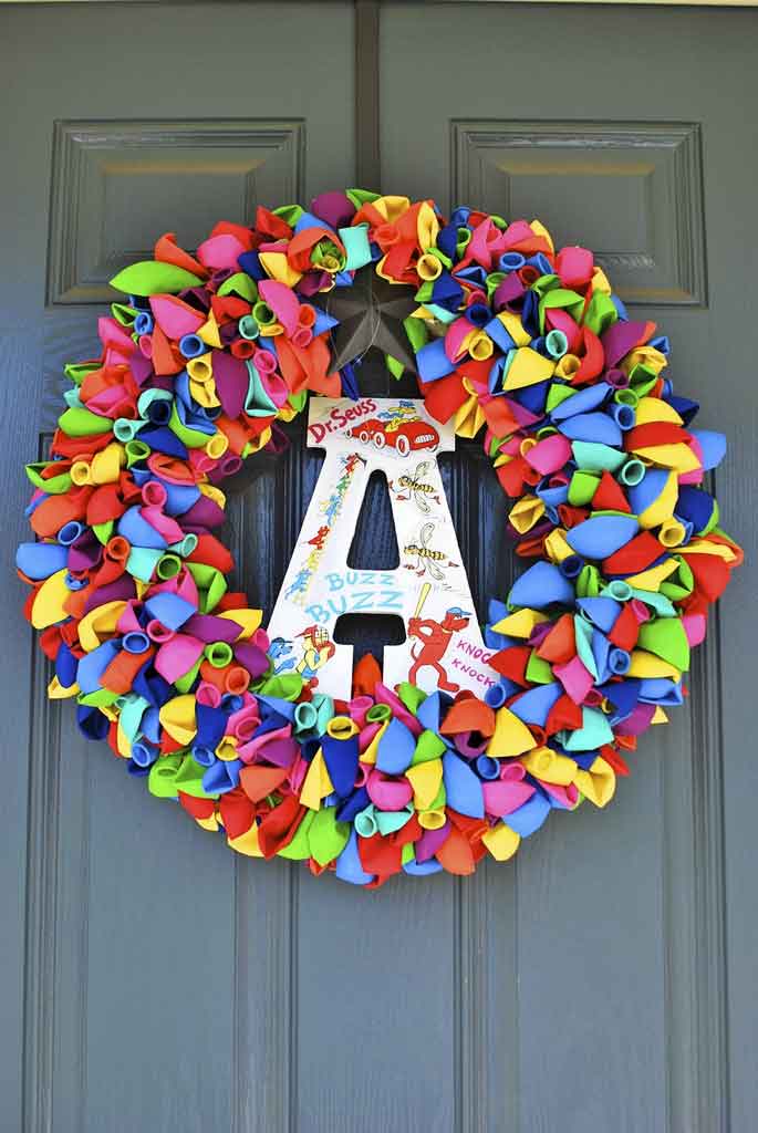 Cute Christmas Door Wreaths Ideas You Should Adopt ASAP | Christmas Door Wreaths