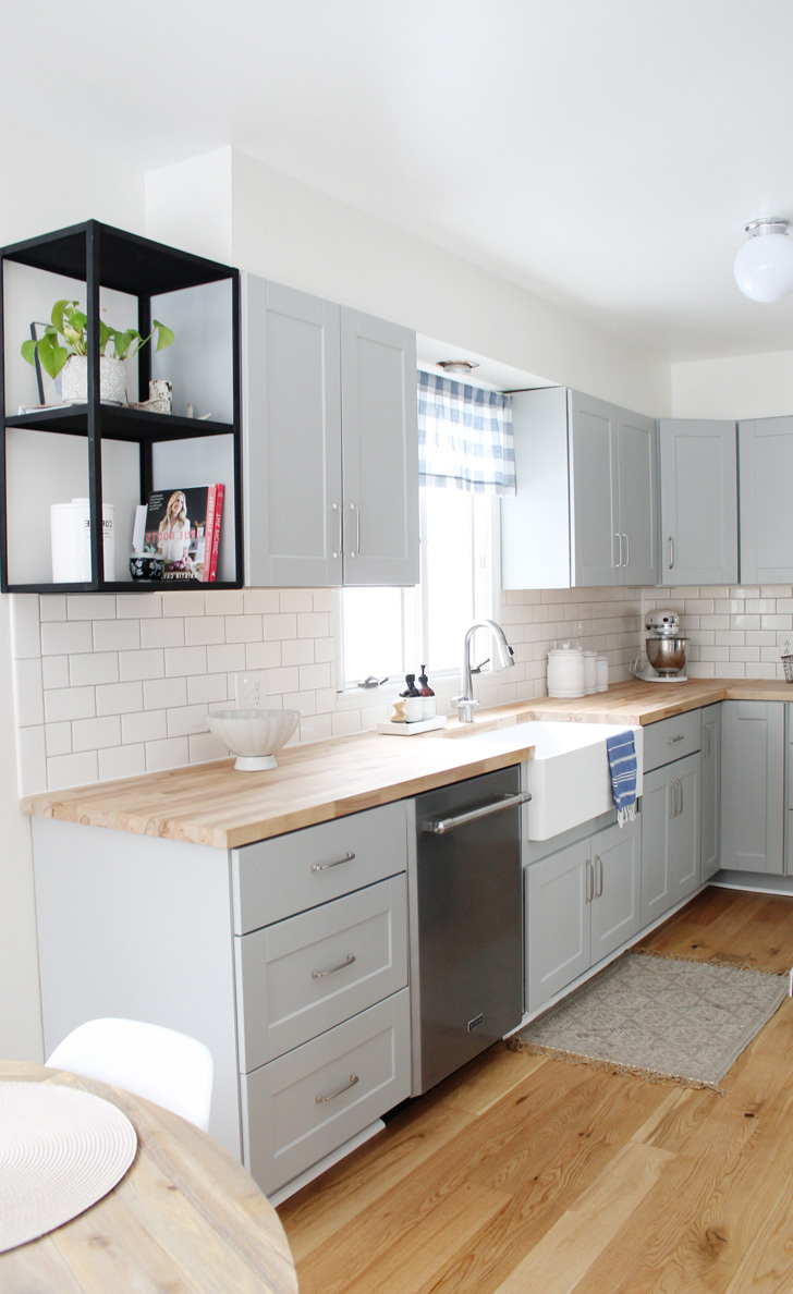 Get To Know The Light Grey Kitchen Cabinet Design That Becoming Popular | Roy Home Design