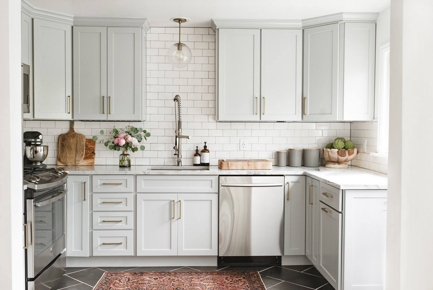 Get To Know The Light Grey Kitchen Cabinet Design That Becoming Popular | Roy Home Design