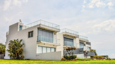 Modern Contemporary Homes For Family Gathering On Weekends | Roy Home Design