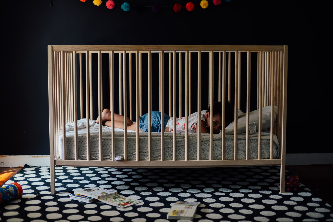 The Tips on Choosing Crib for Twins Baby | Roy Home Design