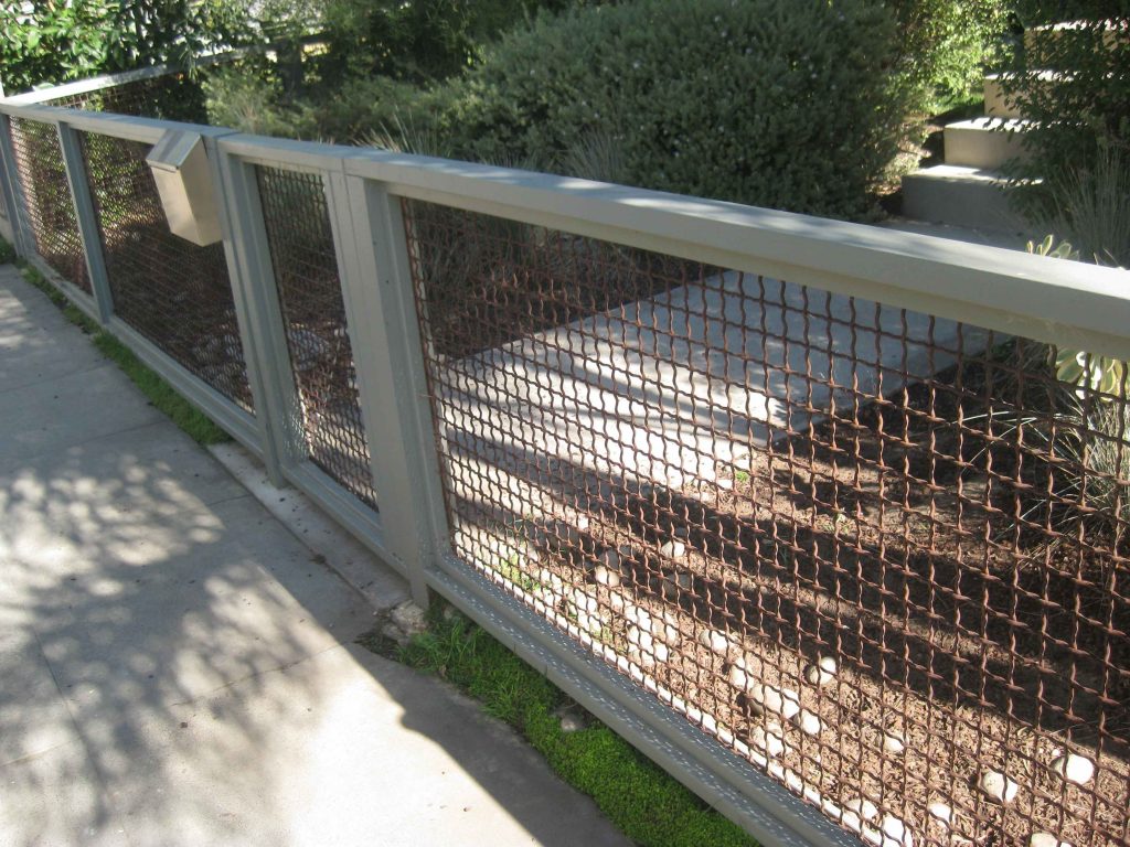 Cheap Fence Ideas For Dogs In DIY Reusable And Portable Dog Fence