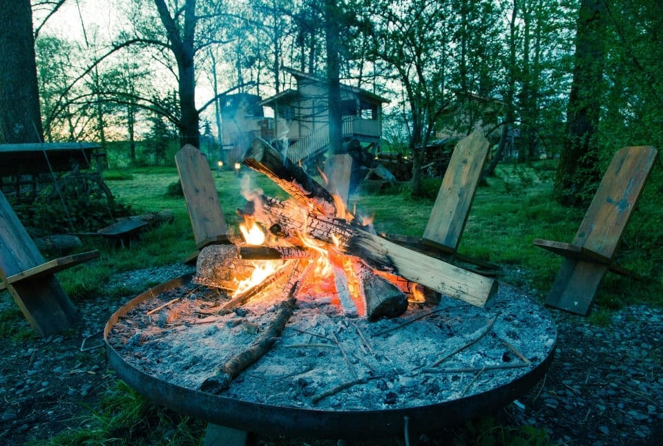 5 Things You Should Consider When Building Large Outdoor Fire Pit | Roy Home Design