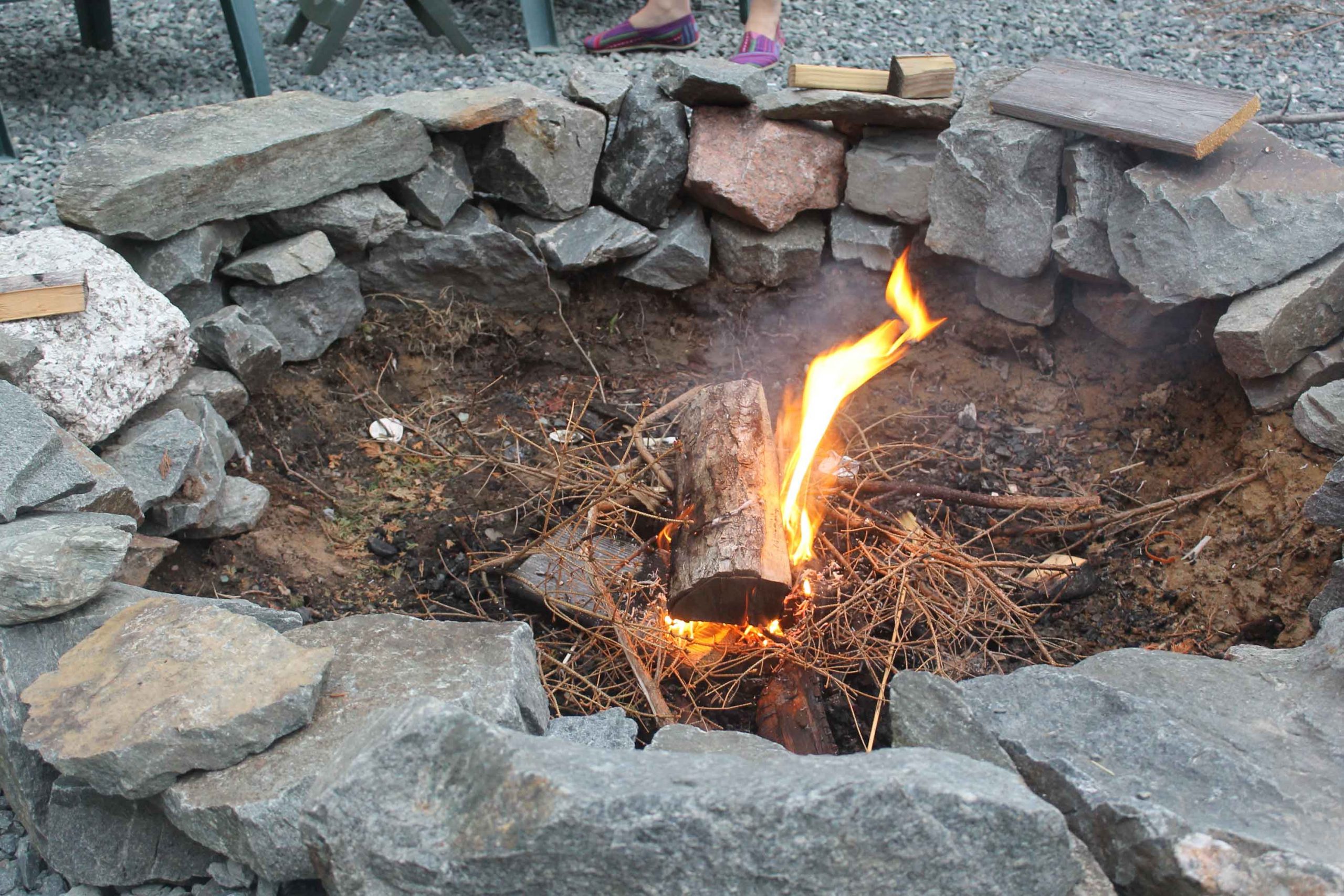 5 Things You Should Consider When Building Large Outdoor Fire Pit | Roy Home Design