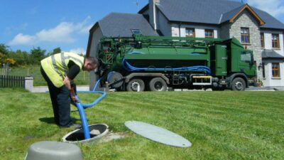 Will Septic Tank Service Fix a Clog in Toilet? | Roy Home Design
