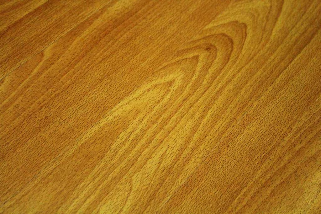 Get to Know the Best Types of Wood to Make Small Wooden Table