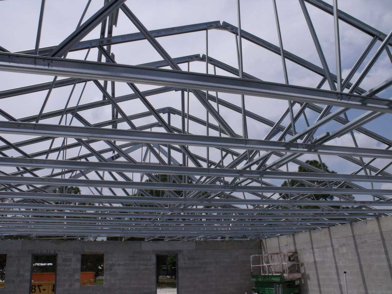 Steel Truss for Roof Frames Residential Homes that You Should Know | Roy Home Design