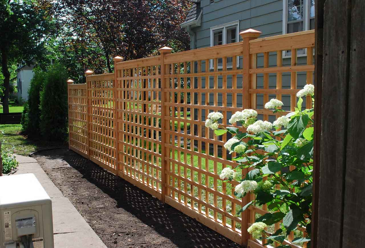 Various Model Of Backyard Fencing Ideas For Dogs to Carefree Your Pet | Roy Home Design