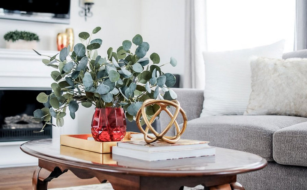 Tips and Trick to Set Trendy Coffee Table Centerpiece | Roy Home Design