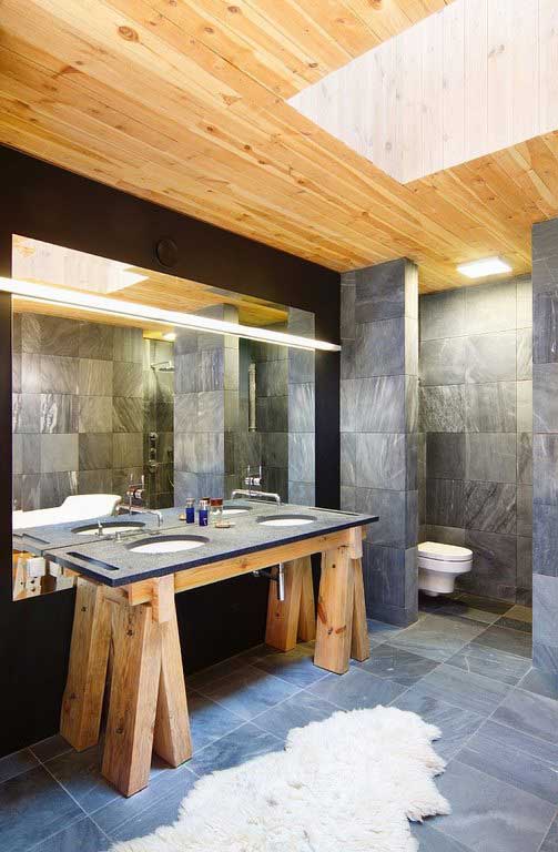 The Most Suitable Type of Wood for the Damp Bathroom