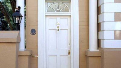 Get To Know 6 Best Front Door Colours For Chic Home Appeal