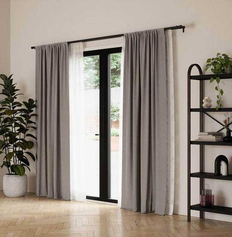 Installing Curtain Rods to Upgrade Your Room Décor